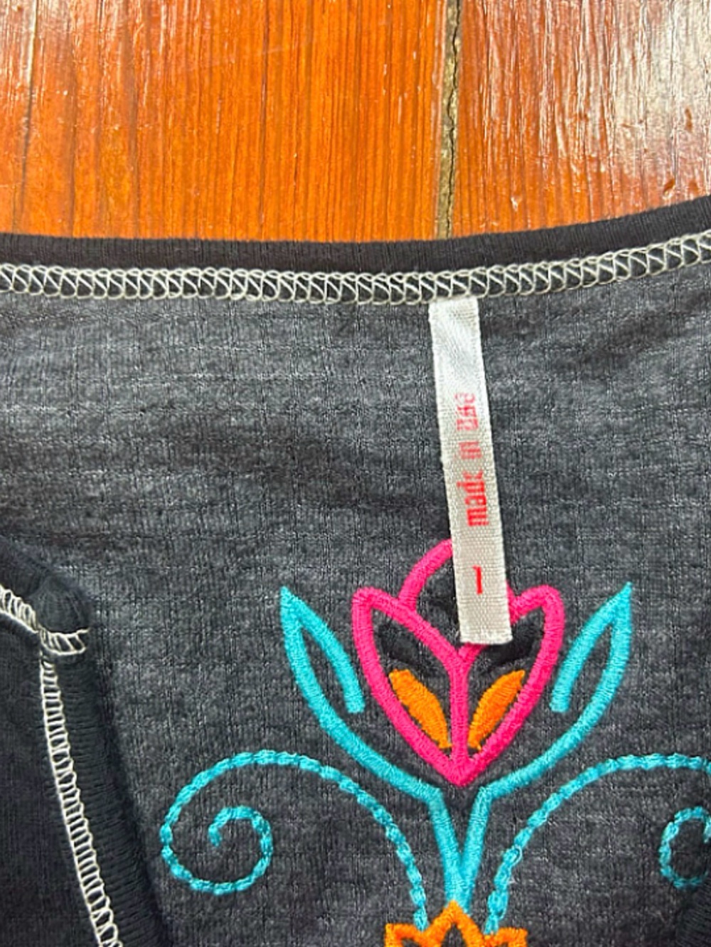 Alp-n-Rock RARE Winter Bloom Reversible Embroidered Floral Henley Sz 1/XS 🧡🎀 - Picture 9 of 15